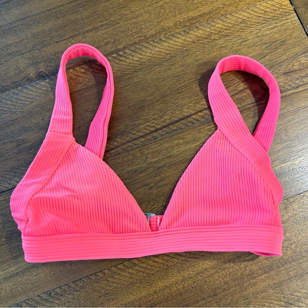 Frankie’s Bikinis Coral Ribbed V-Neck Swim Top - Picture 2 of 4